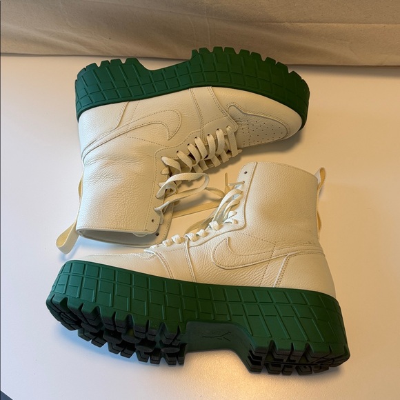 Nike x Jordan Boots - Picture 2 of 5